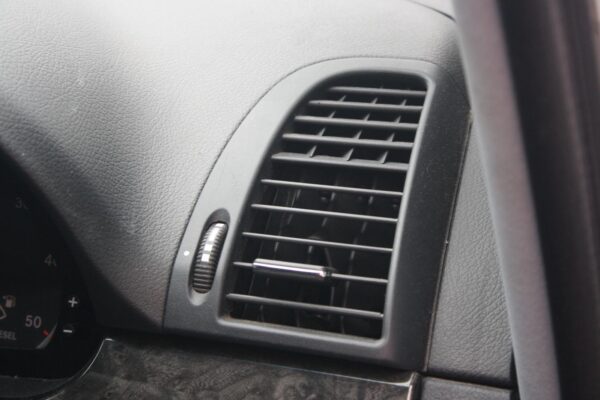 MERCEDES BENZ VIANO 639 03/2011-12/2014 RIGHT AIR VENTS ON DASH TRIM PANEL - Image 18