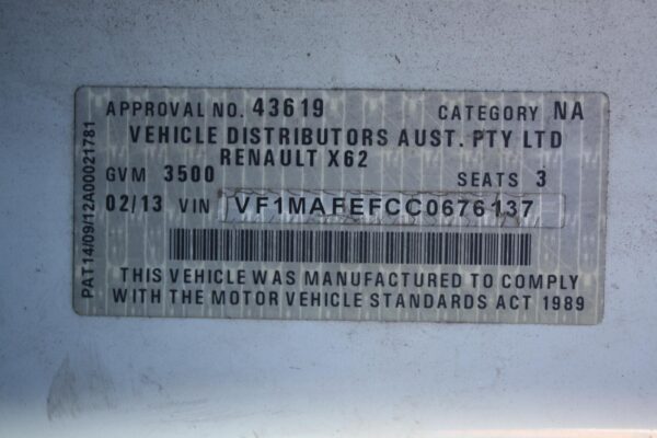 RENAULT MASTER X62 09/2011-ON RIGHT FRONT BODY/DOOR MOULD NEXT TO FRONT DOOR - Image 32