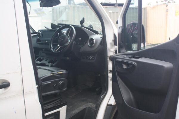 MERCEDES BENZ SPRINTER VS30 05/2018-ON INSTRUMENT CLUSTER DIESEL AUTOMATIC T/M - Image 10