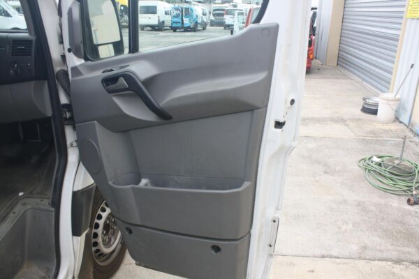 MERCEDES BENZ SPRINTER NCV3 10/2006-04/2018 RIGHT FRONT DOOR WINDOW - Image 10