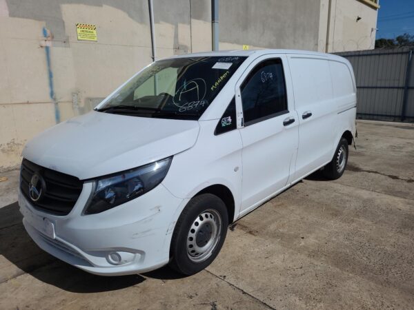 MERCEDES BENZ VITO 447 03/2015-ON RIGHT SLIDING DOOR ROLLER CENTRE - Image 4