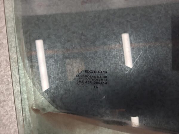 RENAULT TRAFIC X82 01/2015-ON RIGHT FRONT DOOR WINDOW - Image 2