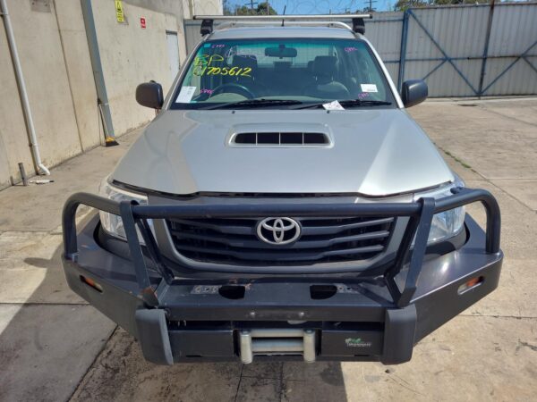 TOYOTA HILUX 03/2005-08/2015 LOWER LEFT FRONT DOOR HINGE/RUNNER - Image 8