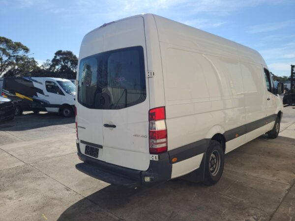 MERCEDES BENZ SPRINTER 10/2006-04/2018 COURTESY LIGHT VAN - Image 9