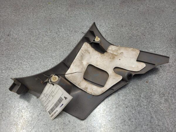 TOYOTA HILUX 02/2005-06/2011 RIGHT TRIM KICK PANEL LIGHT GREY - Image 2