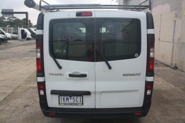 RENAULT TRAFIC X82 01/2015-2023 LEFT TAILLIGHT UPPER FILLER PANEL W/ WASHER JET - Image 11