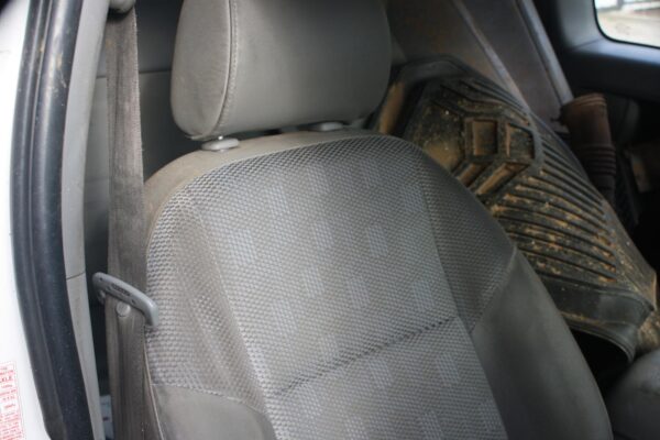 TOYOTA HILUX 03/2005-06/2011 HEADREST LEFT FRONT VINYL LIGHT GREY - Image 8