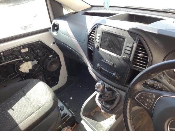 MERCEDES BENZ VITO 447 10/2020-ON STEERING WHEEL LEATHER - Image 11