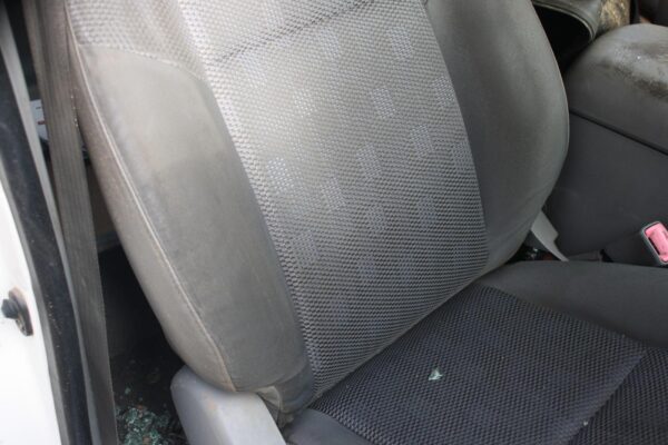 TOYOTA HILUX 03/2005-06/2011 HEADREST LEFT FRONT VINYL LIGHT GREY - Image 7