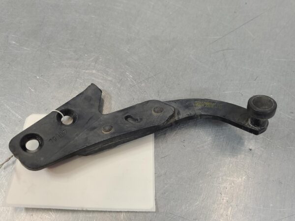 MERCEDES VITO 2015-2025 DOOR HINGE/RUNNER LH SLIDING DOOR ROLLER (UPPER), 447, 0