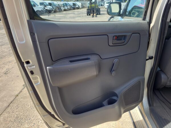 TOYOTA HILUX 03/2005-08/2015 LOWER LEFT FRONT DOOR HINGE/RUNNER - Image 12