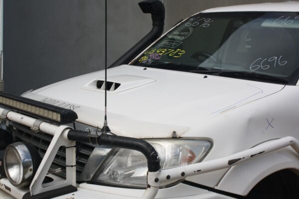 TOYOTA HILUX 02/2005-06/2011 RIGHT TRIM KICK PANEL LIGHT GREY - Image 8