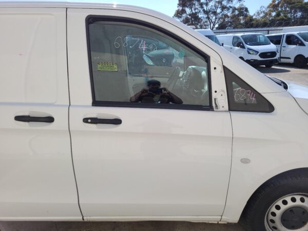 MERCEDES BENZ VITO 447 03/2015-ON RIGHT SLIDING DOOR ROLLER CENTRE - Image 9