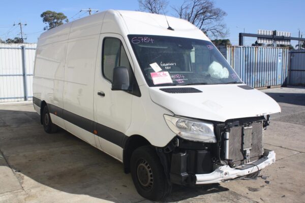 MERCEDES BENZ SPRINTER VS30 05/2018-ON RIGHT FRONT RUBBER SEAL VAN/CAB CHASSIS - Image 3