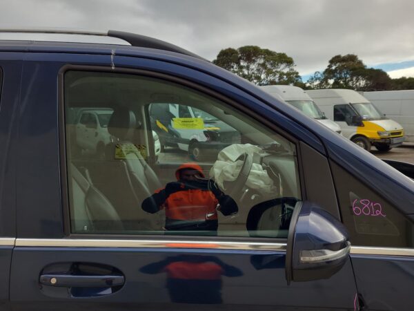 MERCEDES BENZ VITO 447 03/2015-ON RIGHT FRONT CALIPER NON EV - Image 6