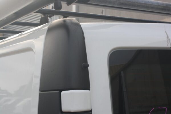 RENAULT TRAFIC X82 01/2015-2023 LEFT TAILLIGHT UPPER FILLER PANEL W/ WASHER JET - Image 10