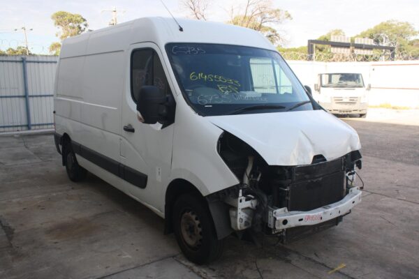 RENAULT MASTER X62 09/2011-ON RIGHT REAR BODY/DOOR MOULD BEHIND REAR WHEEL - Image 4