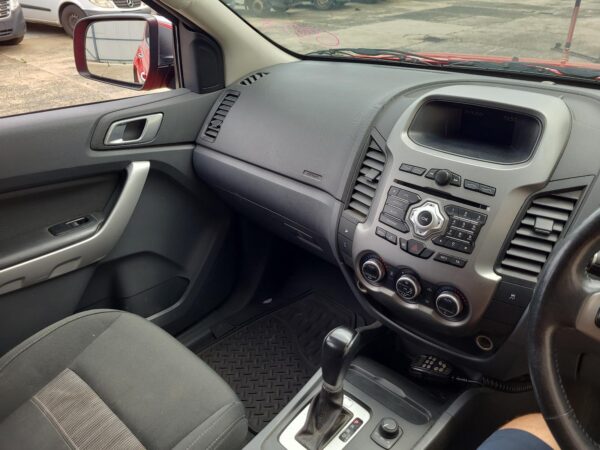 FORD RANGER PX SERIES 1 06/2011-06/2015 CONSOLE W/ 4WD SWITCH BUCKET SEAT TYPE - Image 11
