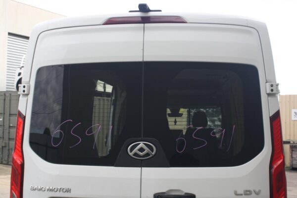 LDV DELIVER 9 07/2020-ON TAILGATE HANDLE OUTER RIGHT BARN DOOR - Image 21