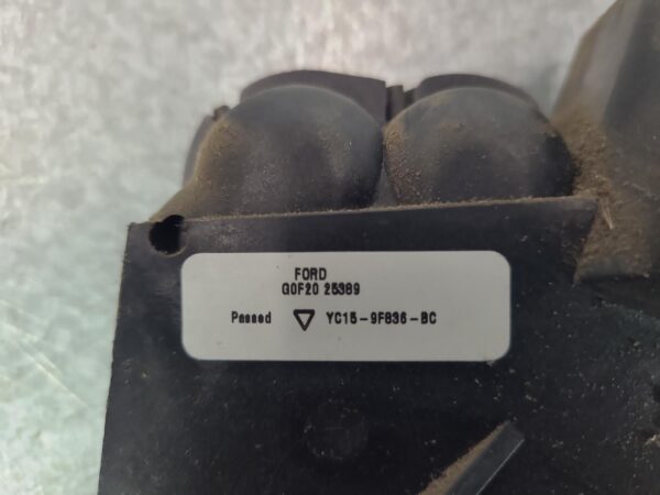 FORD TRANSIT VH-VJ 10/2000-08/2006 ACELLERATOR PEDAL ASSEMBLY ELECTRONIC - Image 3