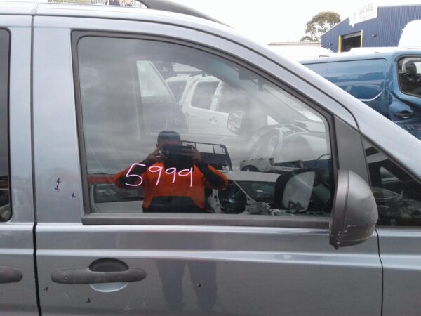 MERCEDES BENZ VITO 639 MY11 02/2011-02/2015 RIGHT REAR 1/4 DOOR GLASS - Image 18