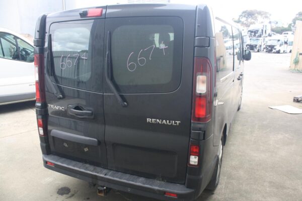 RENAULT TRAFIC X82 01/2015-ON MUD FLAPS RIGHT REAR - Image 16