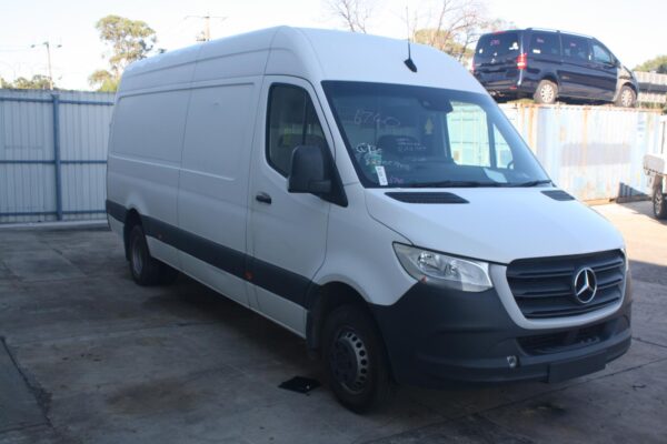 MERCEDES BENZ SPRINTER VS30 05/2018-ON RIGHT ELECTRIC THERMO FAN ONLY - Image 4