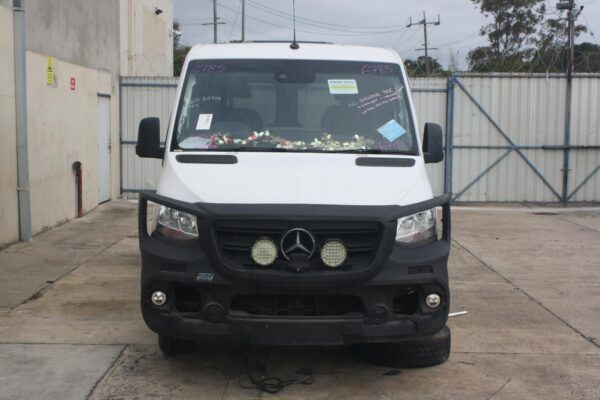 MERCEDES SPRINTER VS30 05/2018-ON RIGHT FRONT QUARTER PANEL MOULD VAN - Image 7