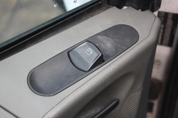 MERCEDES BENZ VITO 05/2004-01/2011 LEFT FRONT DOOR ECU - Image 32