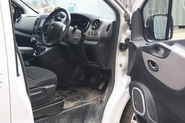 RENAULT TRAFIC X82 01/2015-ON JACK/TOOL KIT - Image 10