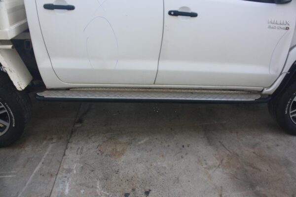 TOYOTA HILUX 03/2005-08/2015 UPPER LEFT REAR DOOR HINGE/RUNNER - Image 35