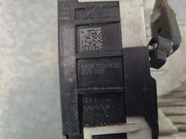 VOLKSWAGEN CRAFTER 02/2007-07/2017 LOCK MECHANISM RIGHT FRONT DOOR - Image 4