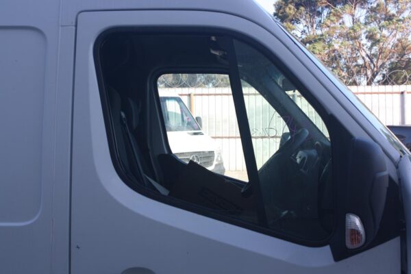 RENAULT MASTER X62 09/2011-ON ANTENNA - Image 19