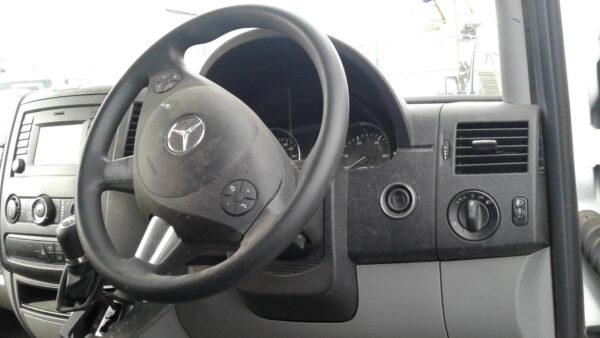 MERCEDES BENZ SPRINTER NCV3 10/2006-04/2018 MUD FLAPS RIGHT REAR - Image 10