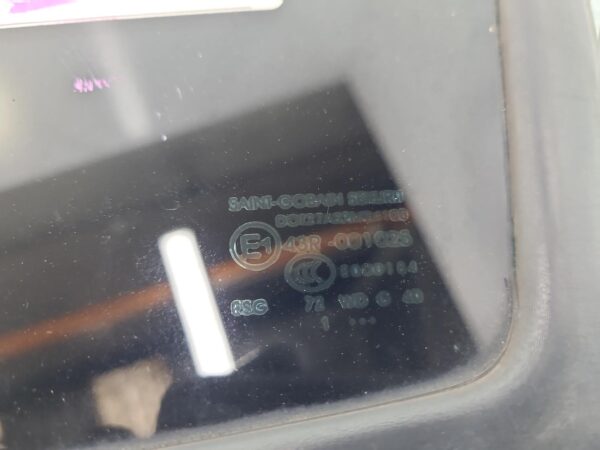 VOLKSWAGEN CRAFTER 02/2007-07/2017 LEFT FRONT 1/4 DOOR GLASS - Image 2