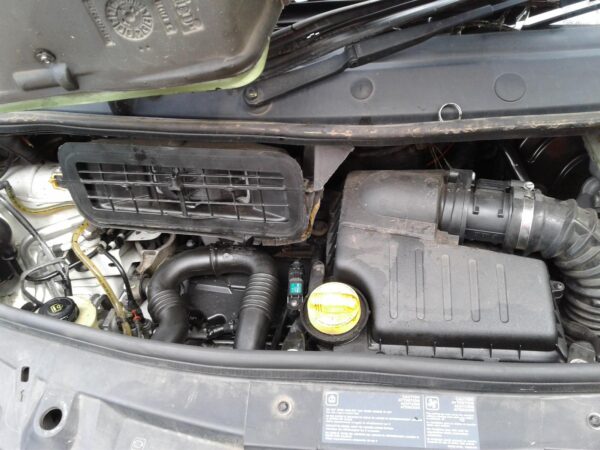 RENAULT TRAFIC X83 04/2004-12/2014 ROCKER COVER VAN - Image 22