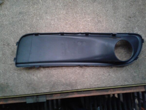 VOLKSWAGEN CRAFTER 02/2007-07/2017 NEW RIGHT FRONT BUMPER LOWER INFILL - Image 2