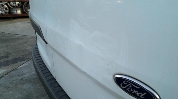 FORD TRANSIT CUSTOM VN 09/2013-12/2017 REAR BUMPER BAR NON PARK SENSOR TYPE - Image 9