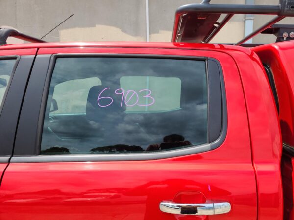 FORD RANGER 2011-2018 LEFT REAR LOWER DOOR HINGE/RUNNER DUAL CAB - Image 9