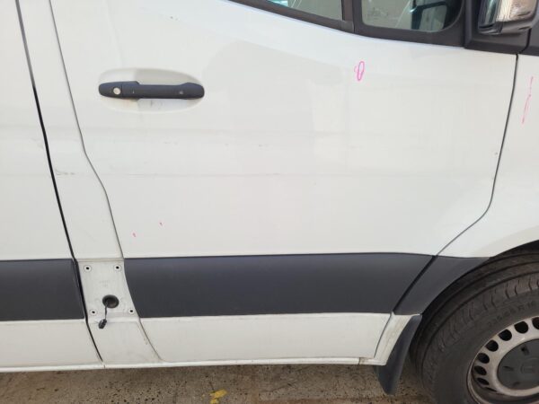 MERCEDES BENZ SPRINTER VS30 05/2018-ON RIGHT QUARTER PANEL MOULD FRONT - Image 18