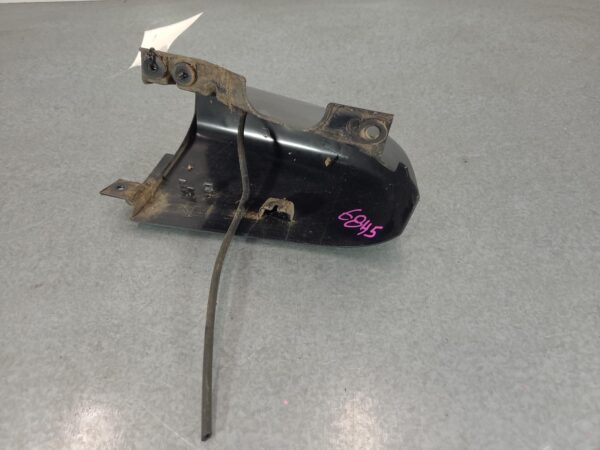 RENAULT TRAFIC X82 01/2015-ON LEFT TAILLIGHT UPPER FILLER PANEL W/ WASHER JET - Image 3