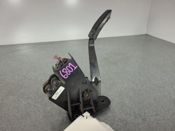 FORD TRANSIT VH-VJ 10/2000-08/2006 ACELLERATOR PEDAL ASSEMBLY ELECTRONIC - Image 2