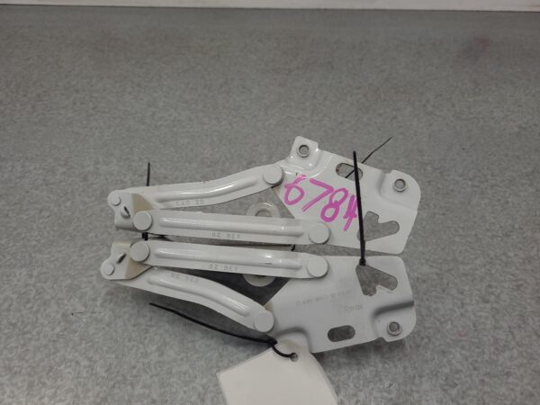 MERCEDES BENZ SPRINTER VS30 05/2018-ON PAIR BONNET HINGE/STRUT - Image 16