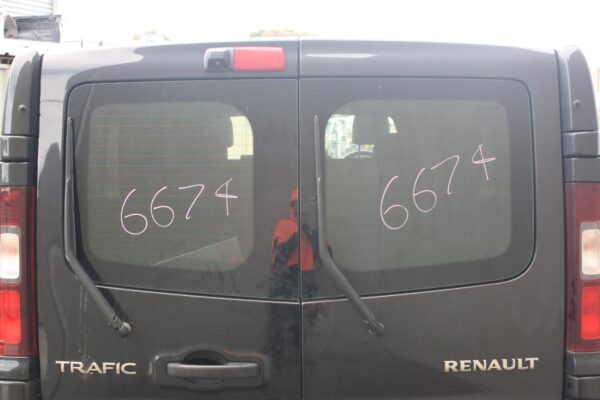 RENAULT TRAFIC X82 01/2015-ON RIGHT UPPER TAILLIGHT SURROUND BARN DOOR TYPE - Image 16