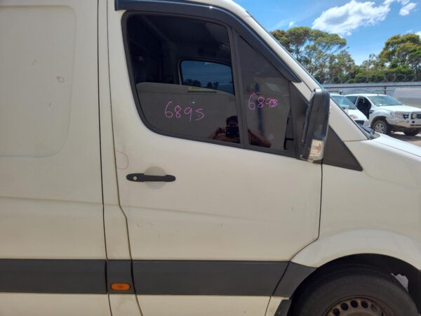 VOLKSWAGEN CRAFTER 02/2007-07/2017 LOCK MECHANISM RIGHT FRONT DOOR - Image 40