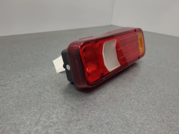 IVECO DAILY 6TH GEN 01/2015-2023 RIGHT TAILLIGHT IN BUMPER CAB CHASSIS - Image 3