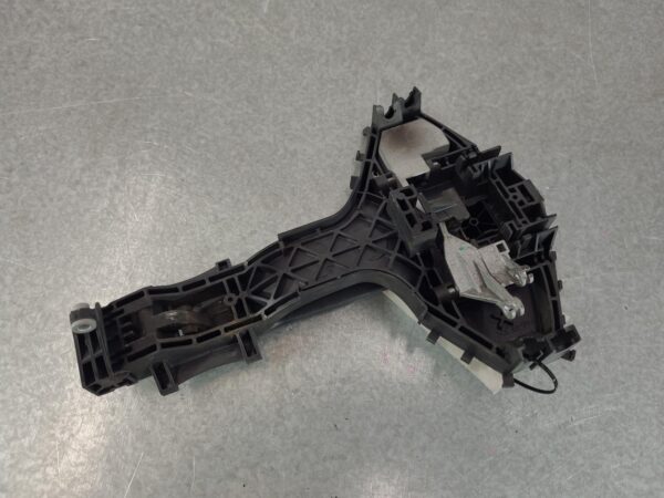 VOLKSWAGEN CRAFTER 02/2007-07/2017 OUTER LEFT/RIGHT REAR SLIDING DOOR HANDLE - Image 4