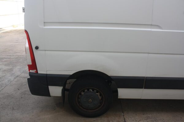 RENAULT MASTER X62 09/2011-ON RIGHT REAR BODY/DOOR MOULD BEHIND REAR WHEEL - Image 27
