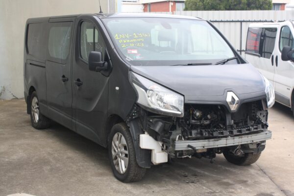 RENAULT TRAFIC X82 01/2015-ON MUD FLAPS RIGHT REAR - Image 3