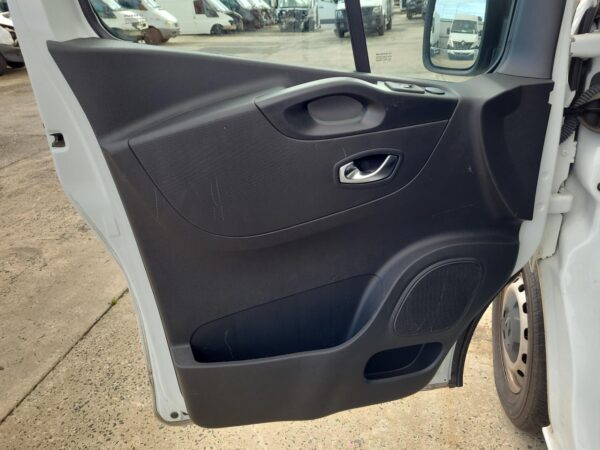 RENAULT TRAFIC X82 01/2015-ON LEFT FRONT DOOR SHELL ONLY - Image 11